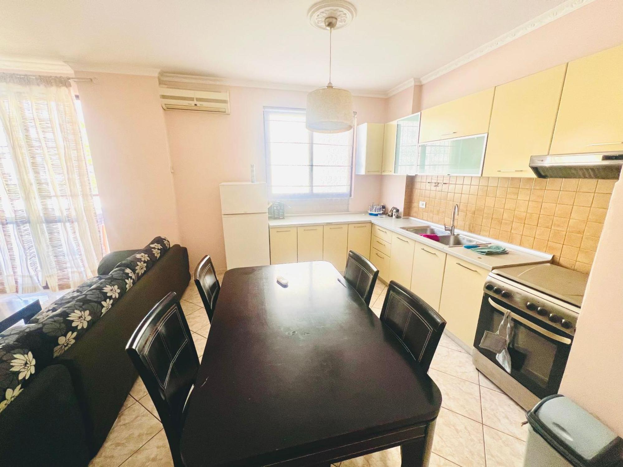 Lovely 3-Bedroom Rental Unit In Durrës Exteriér fotografie